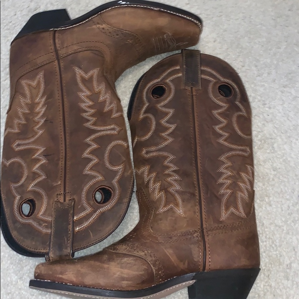 Women’s cowgirl boots